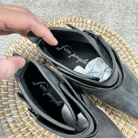 Free People Back Loop Ankle Cowboy Boots Pointed Toe Washed Black Western 40 - Picture 5 of 16